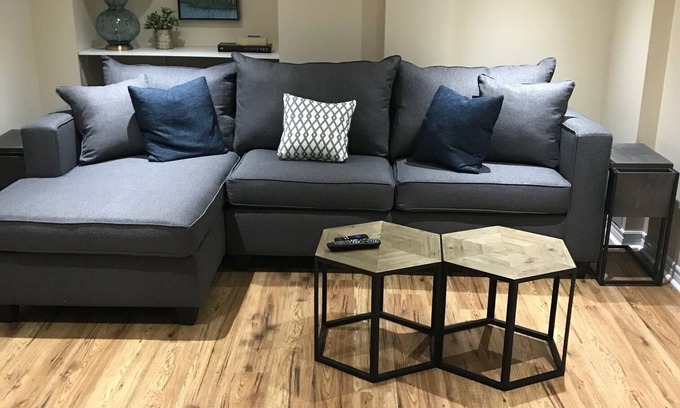 Lisgar Apartment | beautiful 1 bedroom lower level apartment