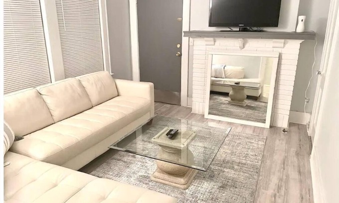 East Point Apartment | Beautiful 1B/1B in Southwest Atlanta.