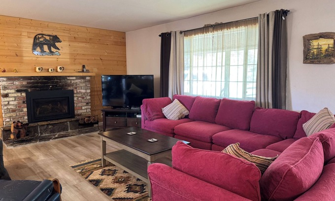 Mountain View Estates House | Beautiful 2 bedroom home with fabulous mountain views