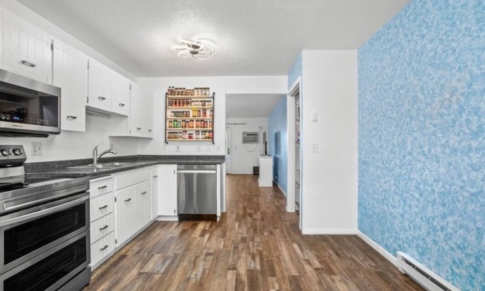 Minot Condo | Beautiful 2-bedroom condo w/garage, in charming SW Minot with WiFi, AC,.