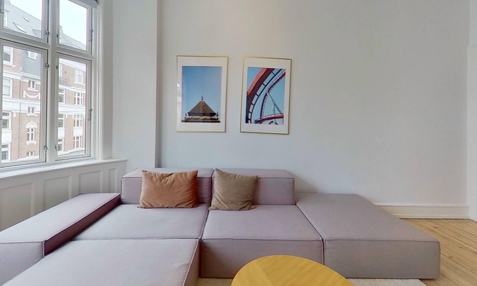 Frederiksberg C Apartment | Beautiful 2-BR apartment in Frederiksberg C - 292