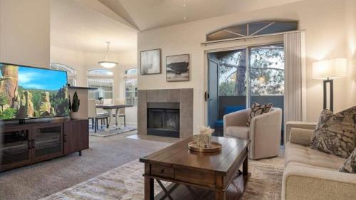 Paradise Valley Village House | Beautiful 3 Bdrm Scottsdale Condo wGarage