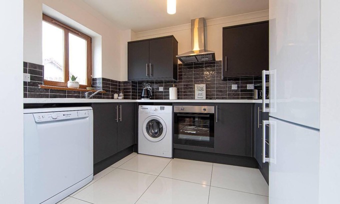 Abercwmboi House | Beautiful 3-bed House in Merthyr Tydfil