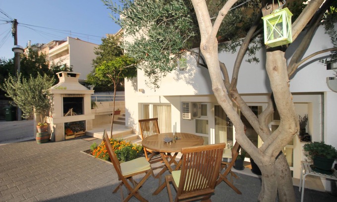 Makarska Old Town Apartment | Beautiful 3-bedroom app, by the beach