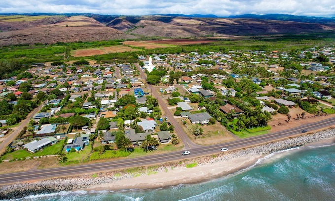Kekaha House | Beautiful 3 br 8 Kekaha Beach house!