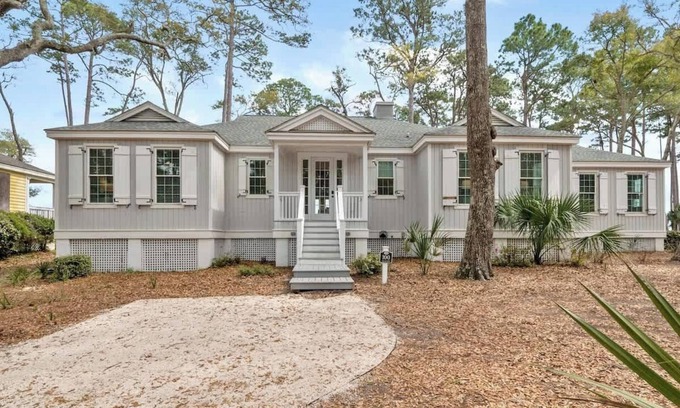 Melrose on the Beach House | Beautiful 5 BR Cottage Near Beach