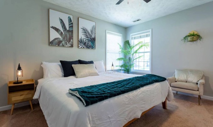 East Fayetteville House | Beautiful and relaxing cottage!