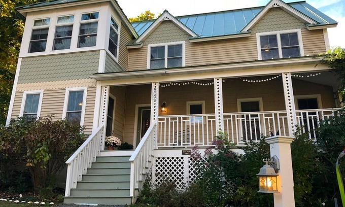 Bayside House | Beautiful And Spacious New Cottage In Charming Village Of Bayside