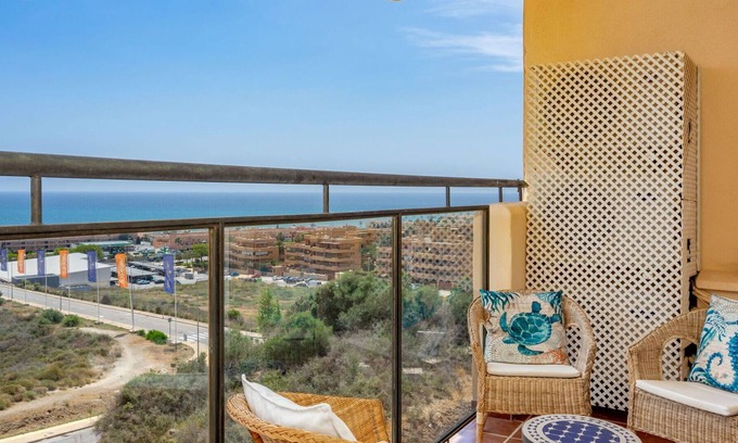 La Cala de Mijas Apartment | Beautiful apartment for 5 guests with WIFI, A/C, pool, TV, terrace and parking