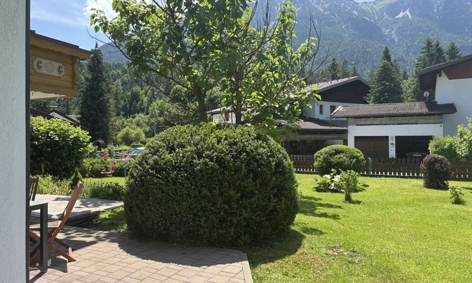 Weissenbach am Lech Apartment | Beautiful apartment for 6 people with WIFI, TV, terrace and pets allowed