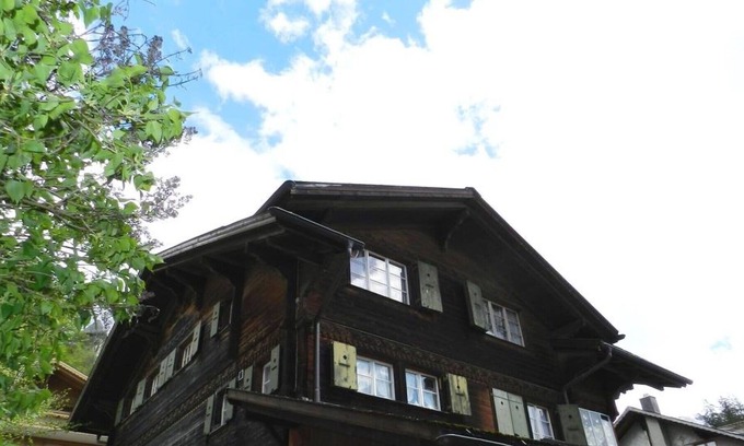Gstaad Apartment | Beautiful apartment for 2 people with WIFI, balcony and parking