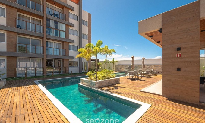 Guarajuba Apartment | Beautiful apt in Building w Pool Guarajuba Aga0203