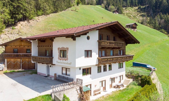 Ramsau im Zillertal House | Beautiful private villa for 21 guests with WIFI, TV, balcony, pets allowed and parking