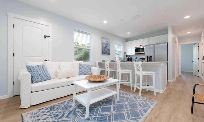 Neptune Beach Apartment | Beautiful beach condo - walk to the beach!