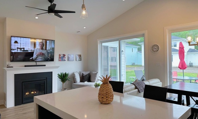 Port Stanley House | Beautiful brand new 4 bedroom, 3 bath home - Port Stanley, ON Kokomo Beach Club