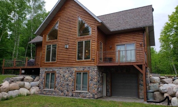 Bigfork Cabin | Beautiful Cabin - Summer or Winter Retreat!