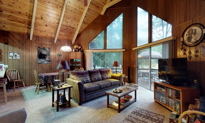 Glencoe Cabin | Beautiful cabin w/big deck and wraparound deck, near hiking & skiing - dogs ok