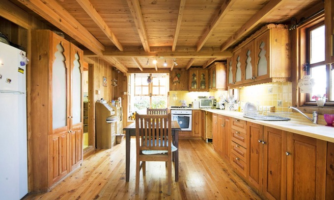 Yakakoy Cottage | Beautiful cedar chalet for romantic getaways