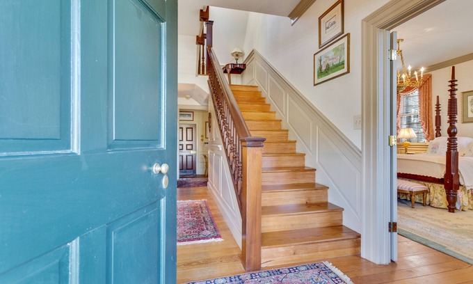 Hayes Cottage | Beautiful Colonial House