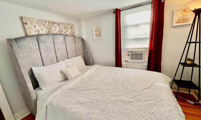 Shrewsbury House | Beautiful & Cozy 2 BR/2Beds/Netflix/Alexa/Roku.