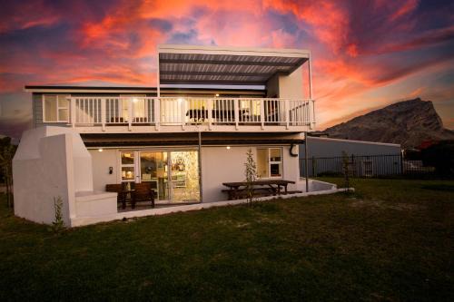 Pringle Bay House | Beautiful family beach cottage!