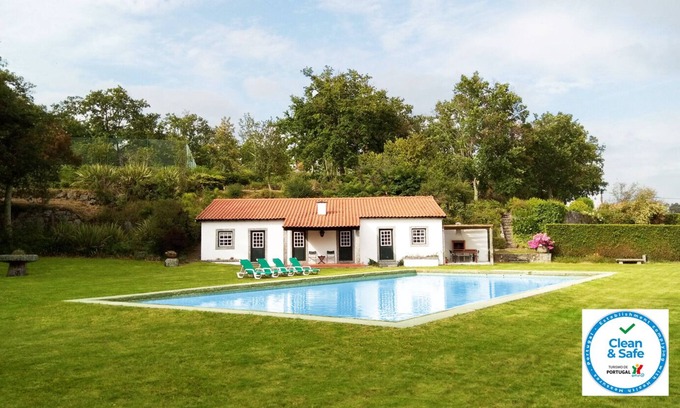 Medelo House | Beautiful Farm House with private pool and tennis court