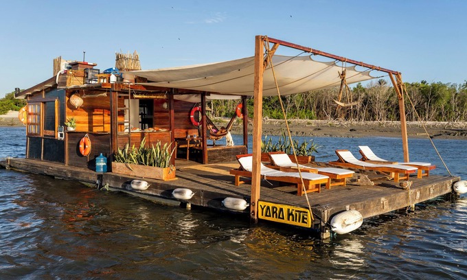 Guriu Village Boat Rental | Beautiful floating villa for kite surfers & ocean lovers!