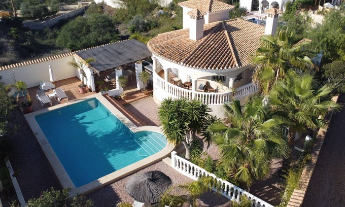San Fulgencio Villa | Beautiful fully airconditioned villa with private pool and secluded gardens