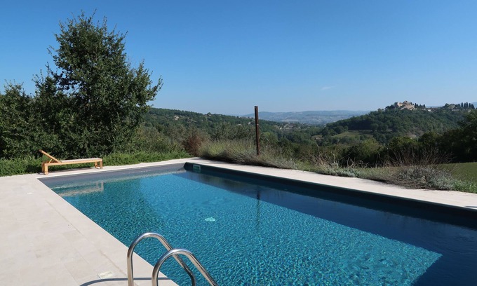 Monte Castello di Vibio House | Beautiful hidden gem with stunning views and shared pool in the heart of Umbrië