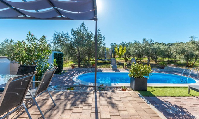 Dobropoljana House | Beautiful holiday home with enchanting garden for an unforgettable holiday near the beach.