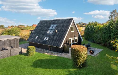 Bønnerup Strand House | Beautiful Home In Glesborg With Kitchen