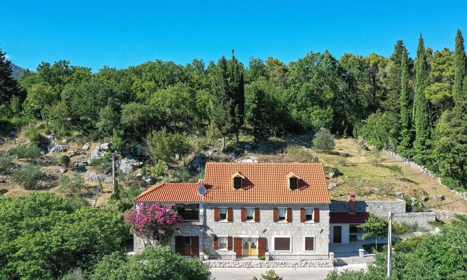 Kucice House | Beautiful home in Kucice with WiFi