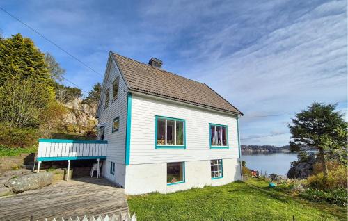 Bomlo House | Beautiful Home In Urangsvåg