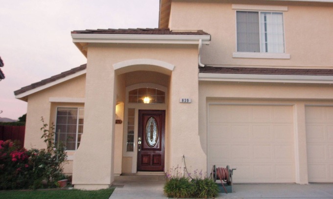 Salinas House | Beautiful home, near the Monterey Bay, Carmel & Pebble Beach