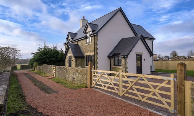 Northway House | Beautiful Home Nr Wye Valley, Parking & Garden