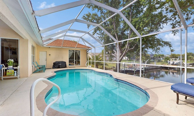 Caloosahatchee House | Beautiful home on the canal with pool & dock - Relax in paradise!