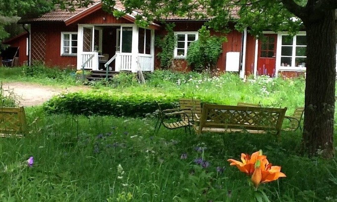 Vretstorp House | BEAUTIFUL HOUSE, PURE NATURE, MEADOWS, LAKES, FOREST + CULTURE - CLOSE TO TOWN.