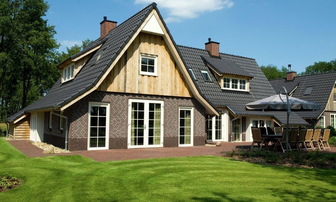 Hellendoorn Villa | Beautiful house with whirlpool, in natural surroundings