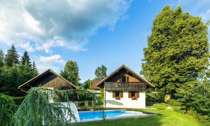 Cerklje na Gorenjskem House | Beautiful house with swimming pool in nature, Pr Matažič