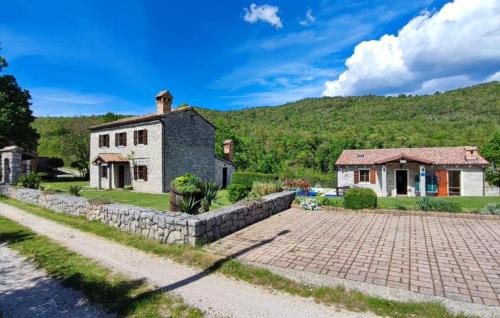 Krkuz Villa | Beautiful Villa Ida & Mirko with pool in Buzet