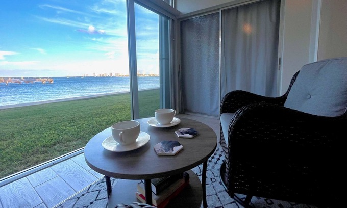 Riviera Beach Condo | Beautiful Intracoastal Condo with Pool - walk to the beach! 90 day min