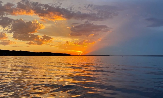 Markerville House | Beautiful Lakefront Cabin on Sylvan Lake