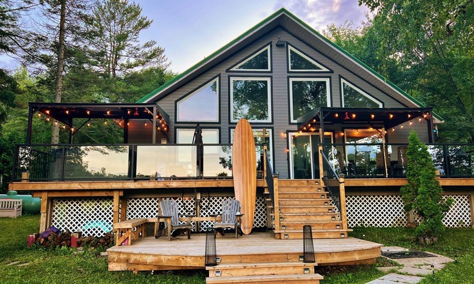 Washago Cottage | Beautiful Lakefront Cottage with Hot Tub