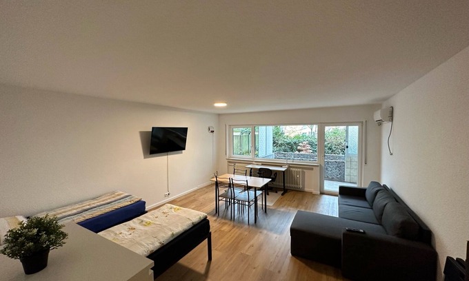 Weststadt Sudlicher Teil Apartment | Beautiful, large and great apartment with balcony in top location