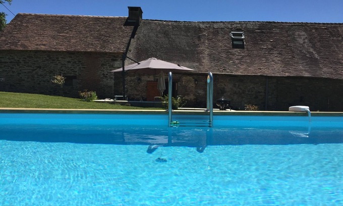 Saint-Paul-la-Roche Cottage | Beautiful luxury restored gîte with private solar heated pool.