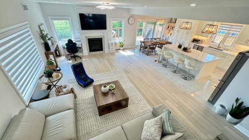 Niagara Falls Villa | Beautiful Luxury Cozy Home