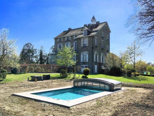 Forrieres House | Beautiful manor house in a park near Rochefort