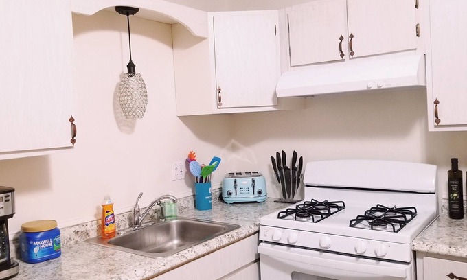 Pawtucket House | 🤗Beautiful!Modern 2BR 2BA, w/Private bath, Free Wifi & Parking for 2