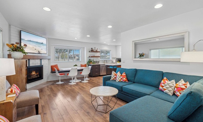 Santa Ana Heights House | Beautiful modern beach house, steps to sand, AC, Bikes, Beach Gear and Parking!