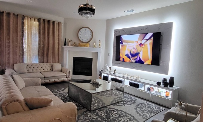 Midlothian House | Beautiful Modern & Luxury Three Bedroom House